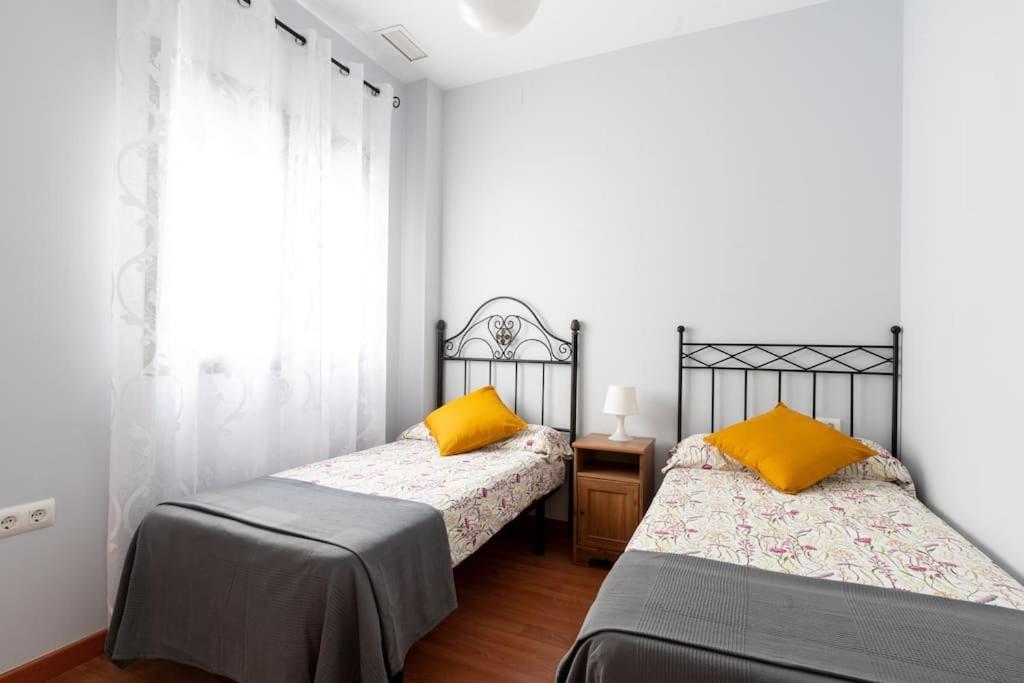 Comodo Apartamento En Алмонте Екстериор снимка