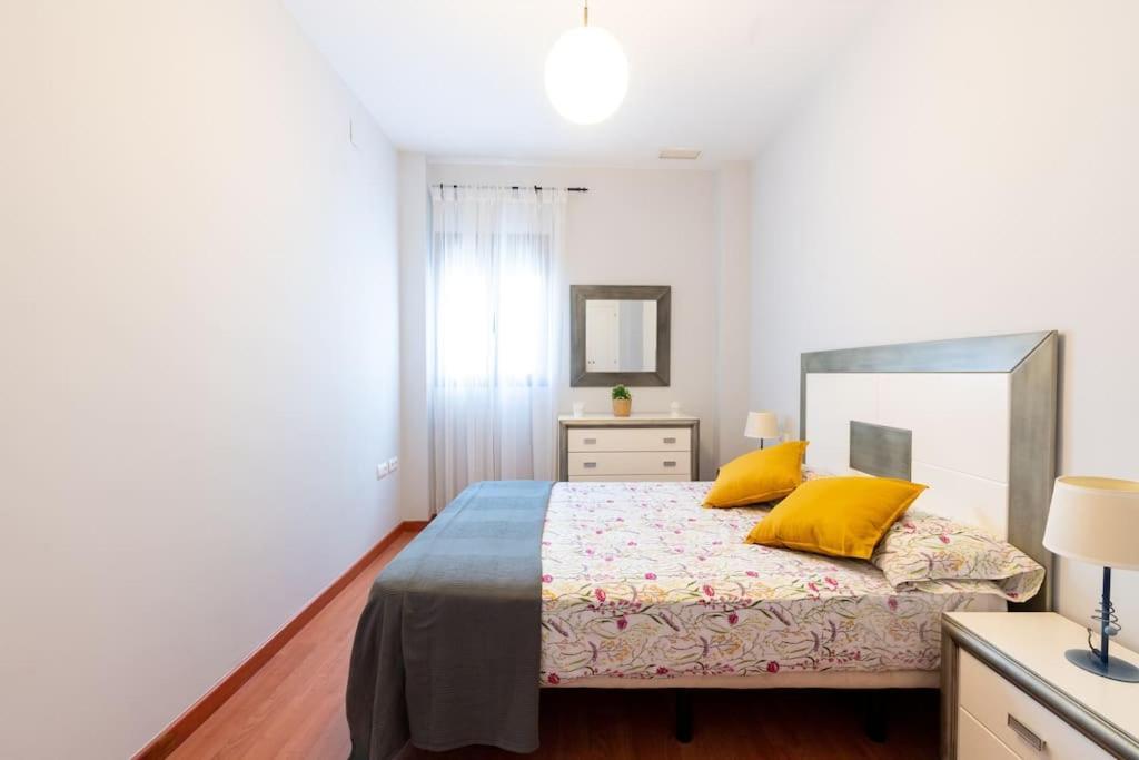 Comodo Apartamento En Алмонте Екстериор снимка